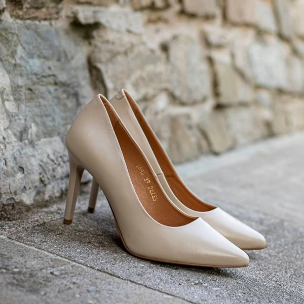 Beżowe czółenka MANUELA