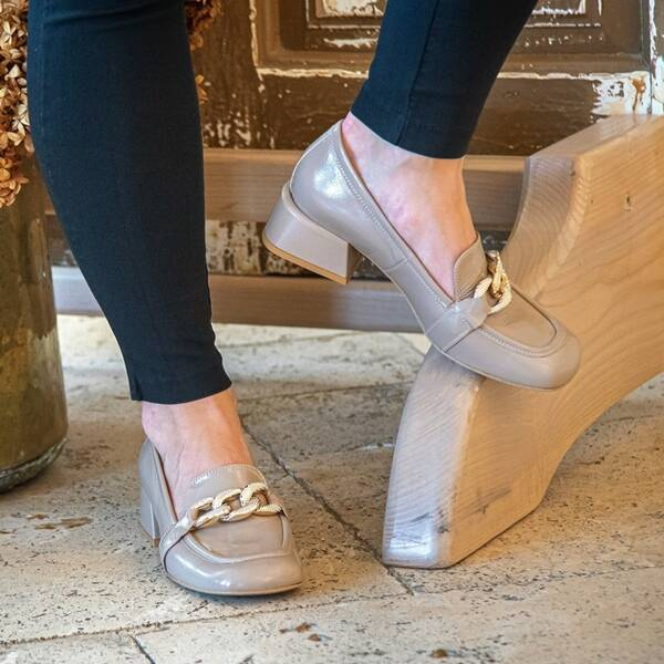 Beżowe czółenka damskie OLENA