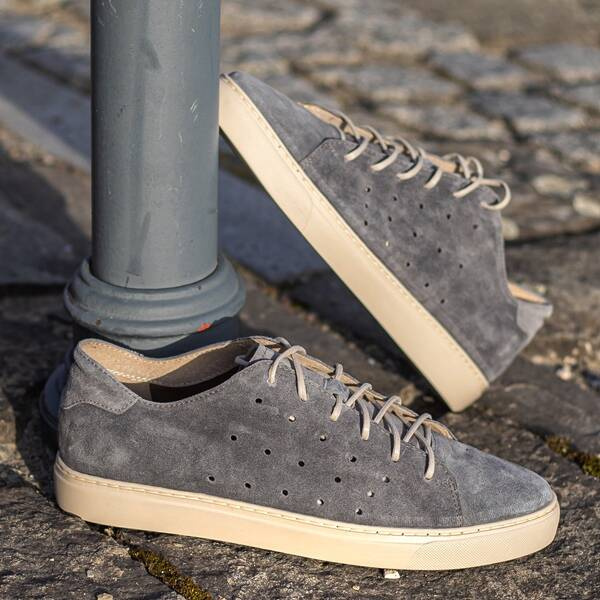 Popielate sneakersy męskie DANIEL