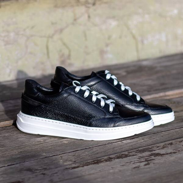 Czarne sneakersy LOGAN