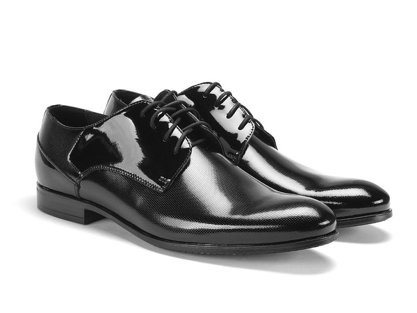 Czarne lakierki 3600M