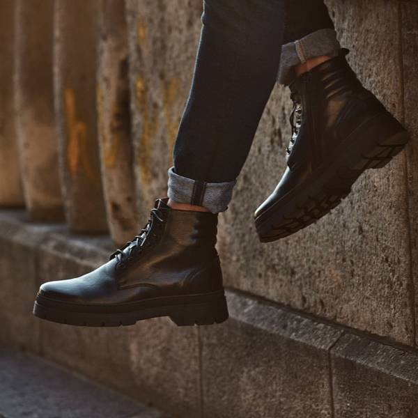 Czarne trzewiki DACJAN